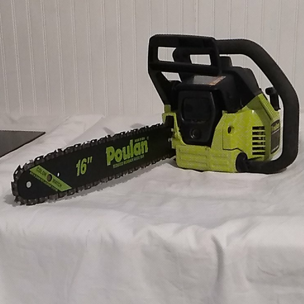FINAL SALE Never Used 16" Poulan Chainsaw